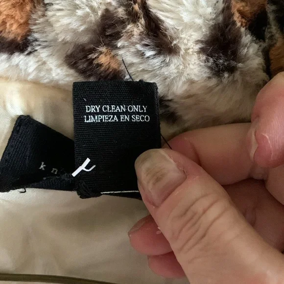 Super cute Know One Cares brand soft leopard fleece jacket size medium - Picture 4 of 6